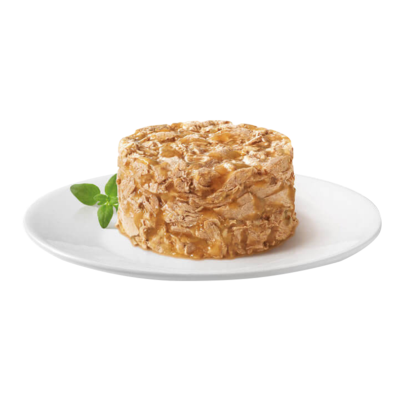  عکس محتویات کنسرو غذای گربه گورمت مدل Gold Salmon Savoury Cake وزن ۸۵ گرم 